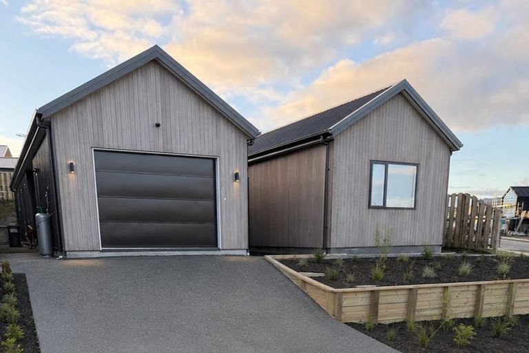 Photo of property in 86 Northlake Drive, Wanaka, 9305