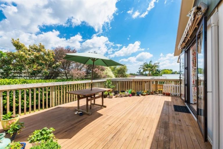 Photo of property in 2/88 Roberts Road, Te Atatu South, Auckland, 0610