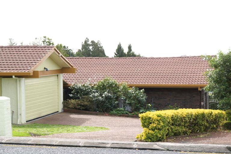 Photo of property in 28 Paparoa Road, Cockle Bay, Auckland, 2014