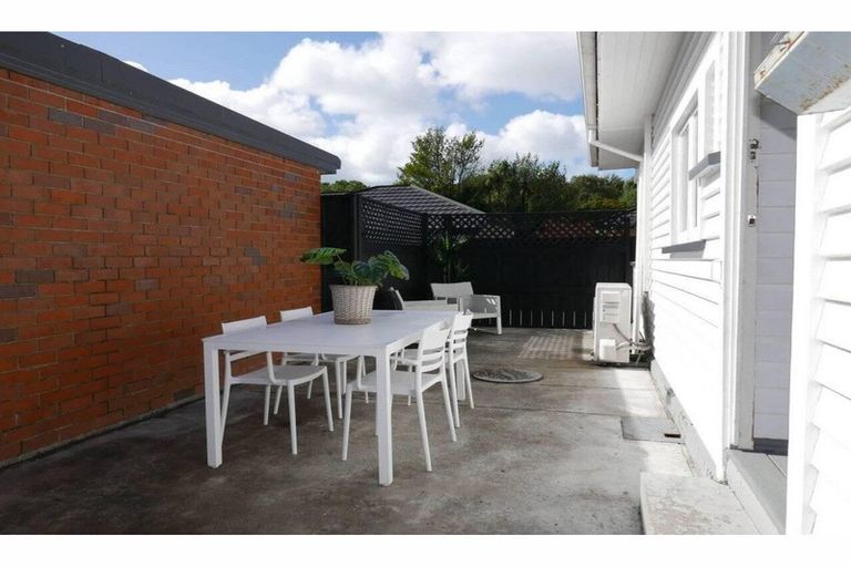 Photo of property in 8 Freyberg Avenue, Riccarton, Christchurch, 8011