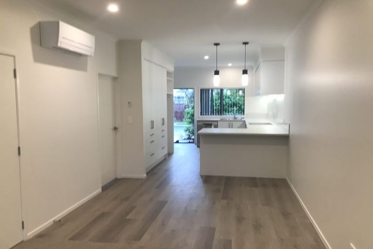 Photo of property in 1b Thomas Place, Leamington, Cambridge, 3432