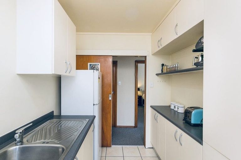 Photo of property in 16 Queens Drive, Kilbirnie, Wellington, 6022