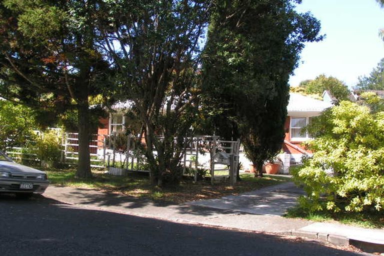 Photo of property in 9 Arosa Place, Forrest Hill, Auckland, 0620