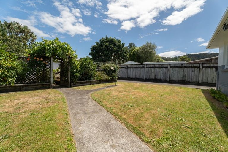 Photo of property in 73 Pine Avenue, Ebdentown, Upper Hutt, 5018
