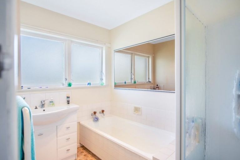 Photo of property in 33 Springfield Crescent, Enderley, Hamilton, 3214