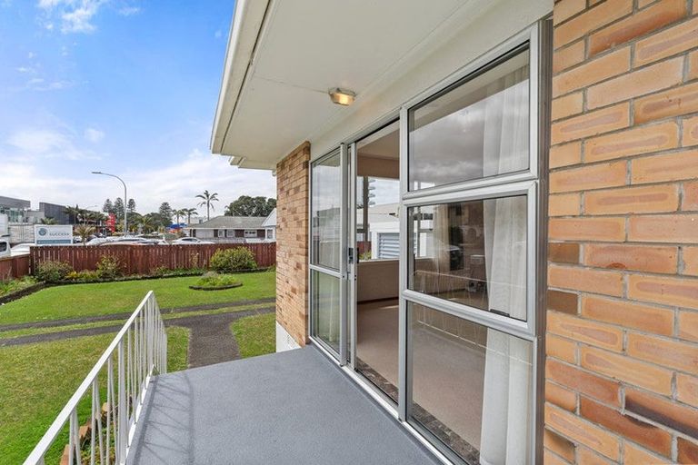 Photo of property in 3/26 Moana Avenue, Orewa, 0931