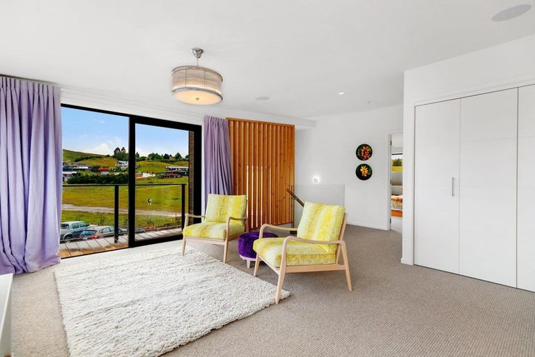 Photo of property in 18 Kotare Drive, Wanaka, 9305