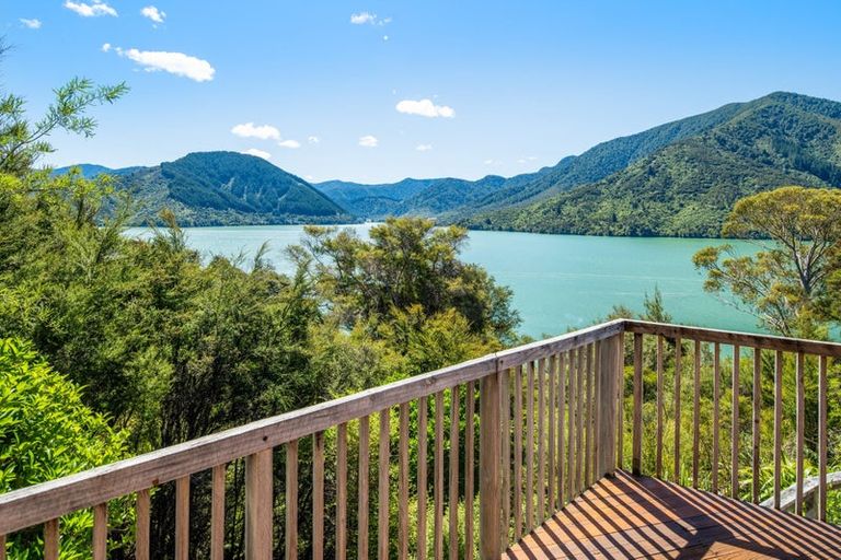 Photo of property in 542 Moetapu Bay Road, Moetapu Bay, Picton, 7282