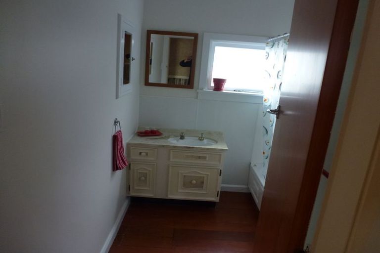 Photo of property in 46 Miro Street, Takaro, Palmerston North, 4410