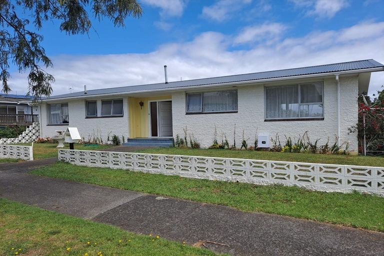 Photo of property in 56 Nevada Drive, Merrilands, New Plymouth, 4312