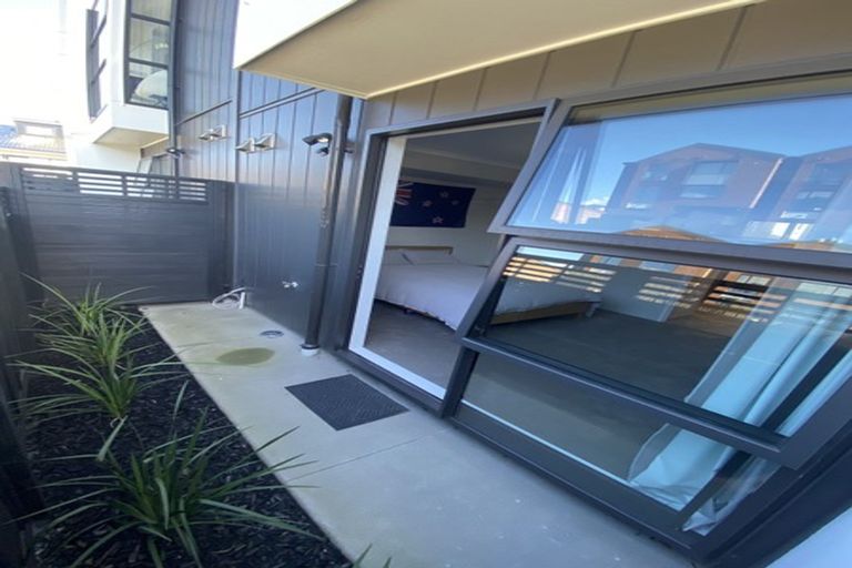 Photo of property in 7 Whiri Lane, Hobsonville, Auckland, 0616