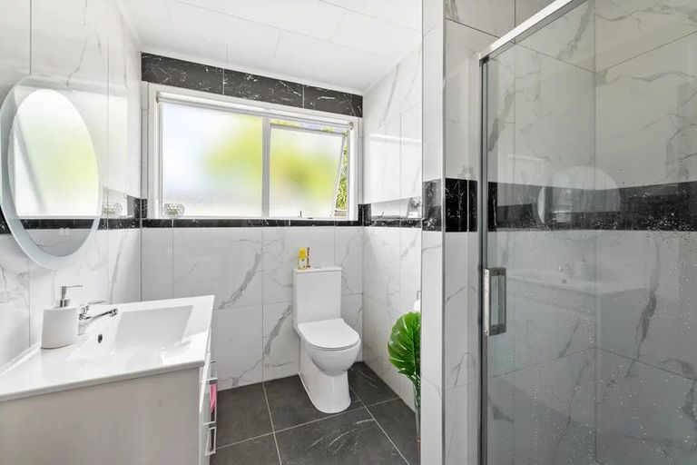 Photo of property in 13 Ewbank Place, Manurewa, Auckland, 2102