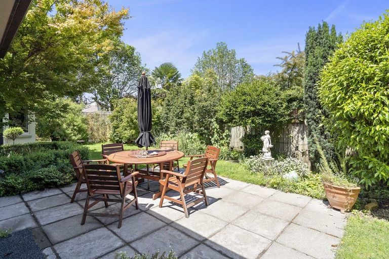 Photo of property in 61 Bowen Street, Cambridge, 3434