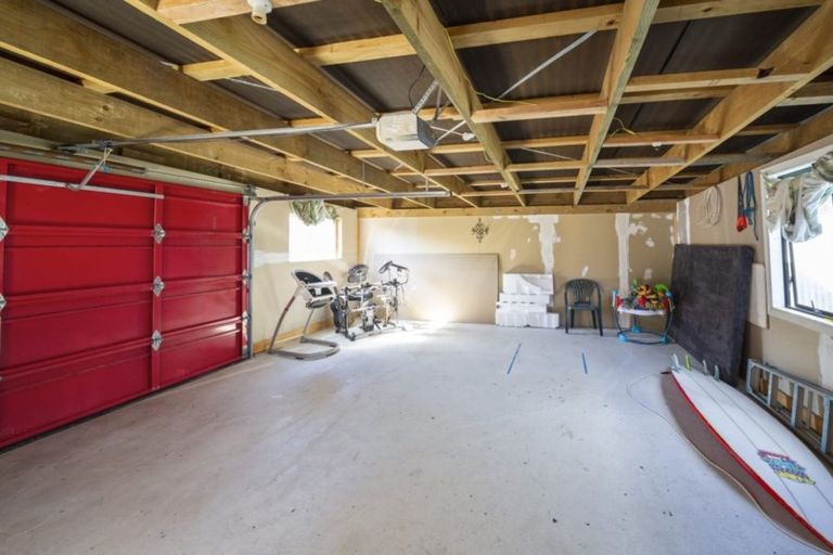 Photo of property in 6 Maui Place, Spotswood, New Plymouth, 4310