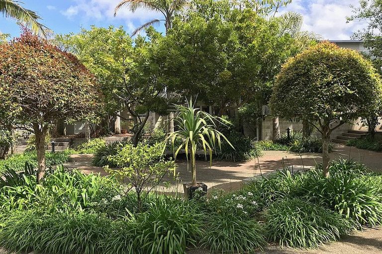 Photo of property in 20/72 Kitchener Road, Milford, Auckland, 0620