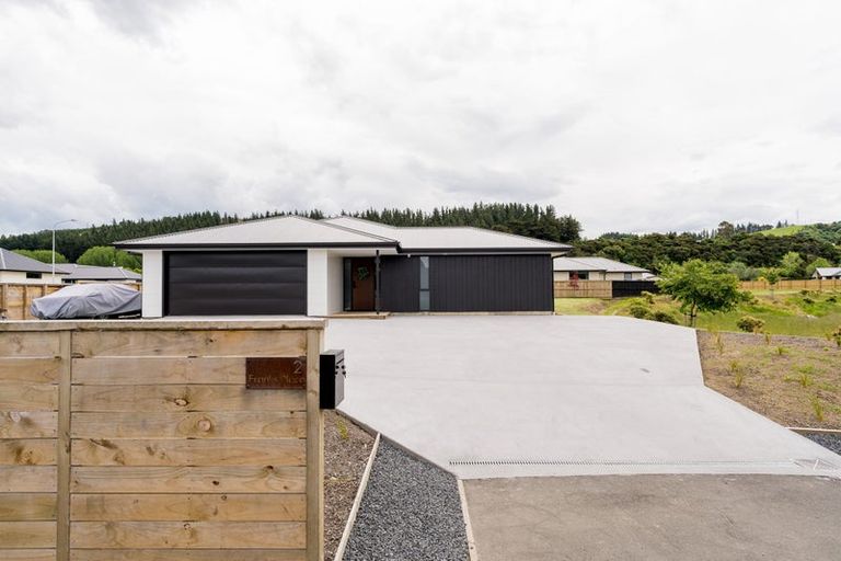 Photo of property in 2 Franks Place, Outram, 9019