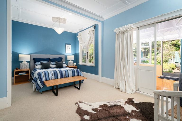 Photo of property in 72 Wellington Road, Paekakariki, 5034