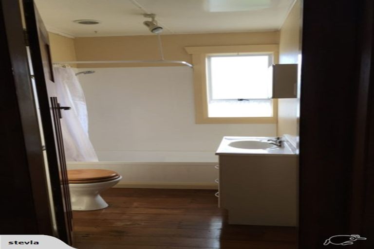 Photo of property in 74 Hine Street, New Plymouth, 4310