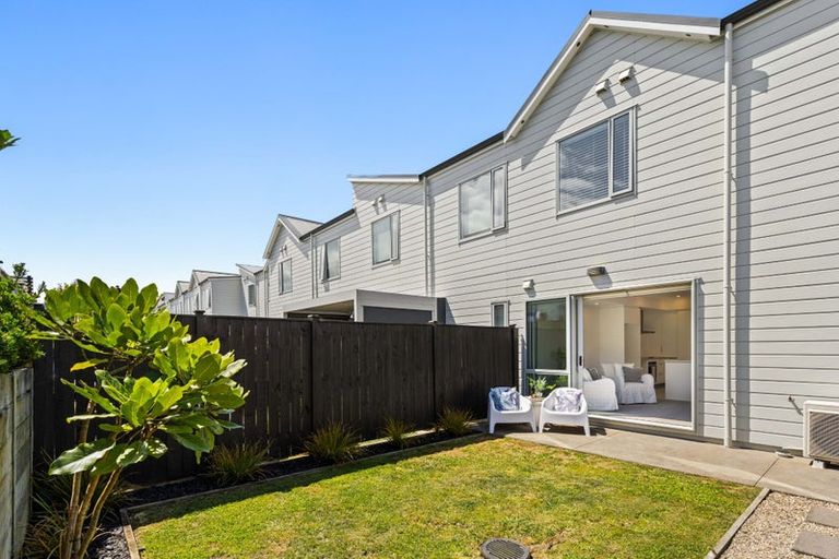 Photo of property in 44 Owen Chapman Drive, Red Beach, 0932