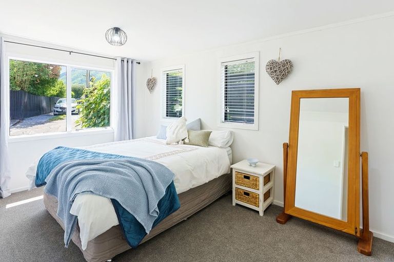 Photo of property in 30 Ruru Street, Waikanae, 5036