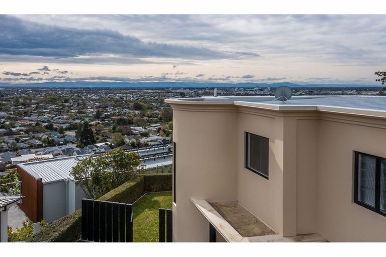 Photo of property in 11b Lookaway Place, Huntsbury, Christchurch, 8022