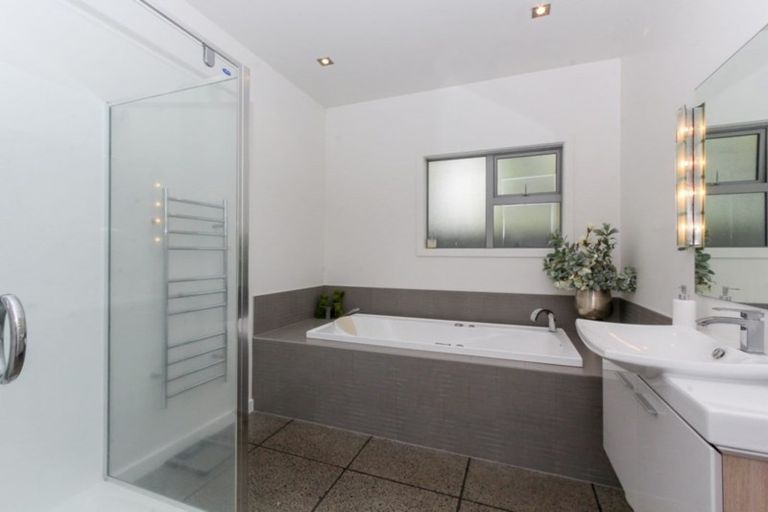 Photo of property in 3 Dolphin Parade, Bell Block, New Plymouth, 4312