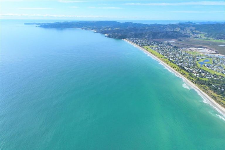 Photo of property in 10 Taniwha Place, Matarangi, 3592