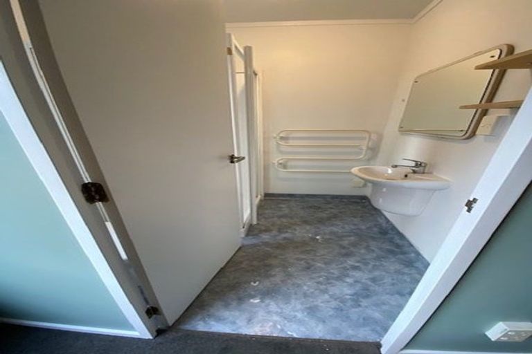 Photo of property in 3 Kelvin Grove, Te Aro, Wellington, 6011