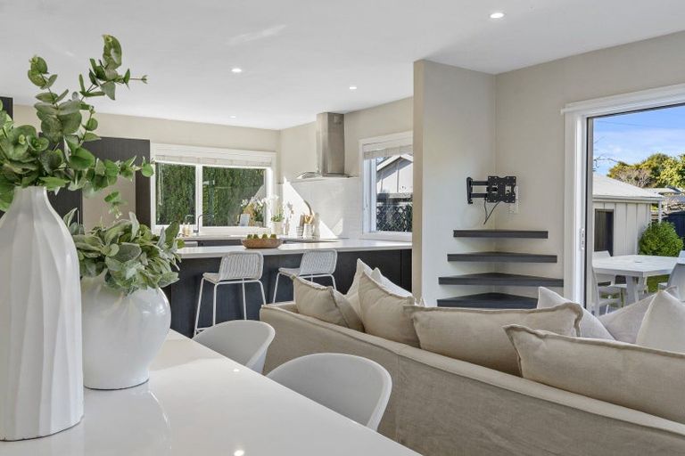 Photo of property in 27 Aorangi Road, Bryndwr, Christchurch, 8053