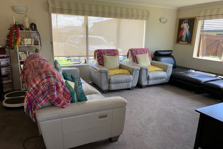 Photo of property in 88 Redcastle Drive, East Tamaki, Auckland, 2013