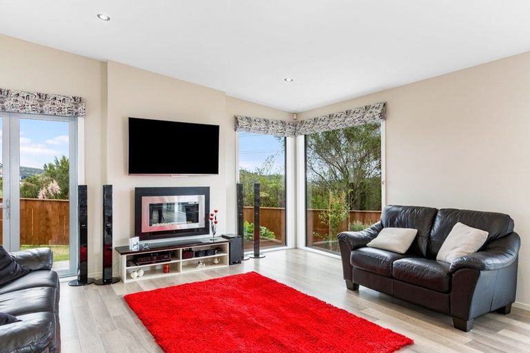 Photo of property in 50 Endeavour Drive, Whitby, Porirua, 5024