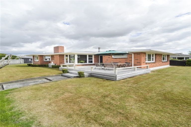 Photo of property in 16 Kapiti Place, Awapuni, Palmerston North, 4412