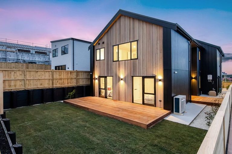 Photo of property in 49 Kumukumu Road, Long Bay, Auckland, 0630