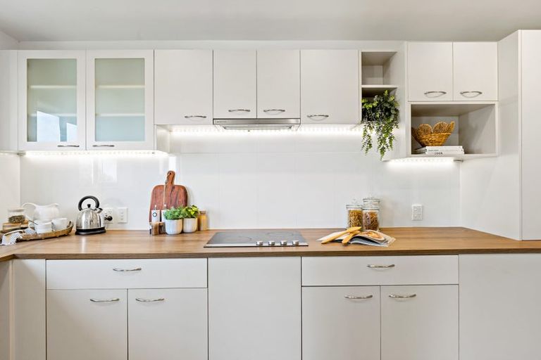 Photo of property in 1207 Whangaparaoa Road, Gulf Harbour, Whangaparaoa, 0930