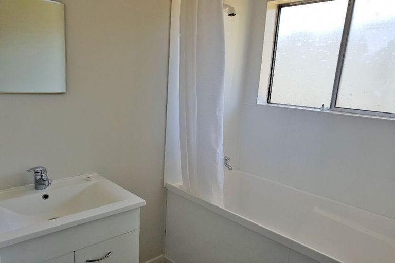 Photo of property in 8/84 Kenderdine Road, Papatoetoe, Auckland, 2025