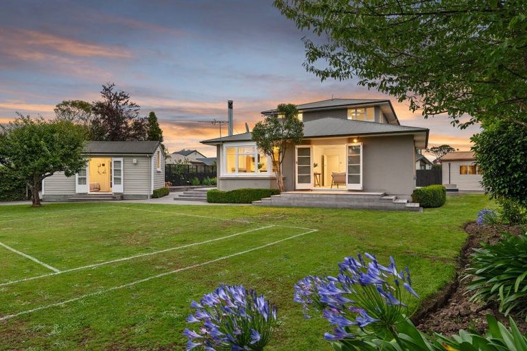 Photo of property in 9 Grassmere Street, Papanui, Christchurch, 8052