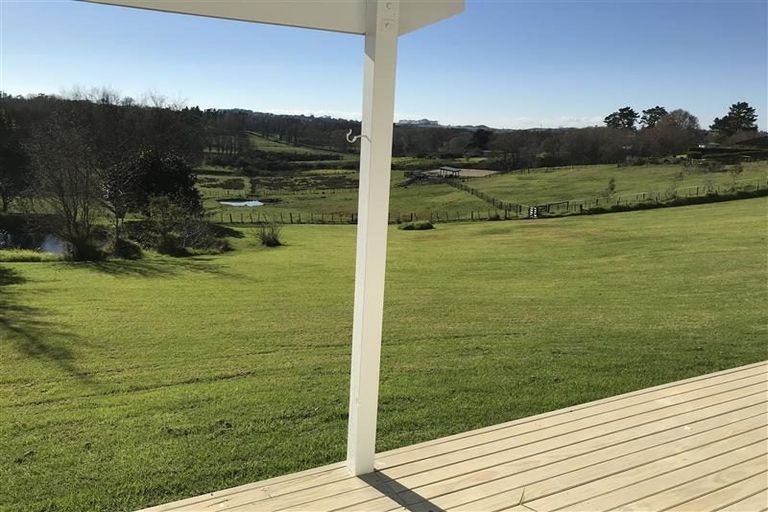 Photo of property in 11 Jeffs Road, Dairy Flat, Albany, 0794