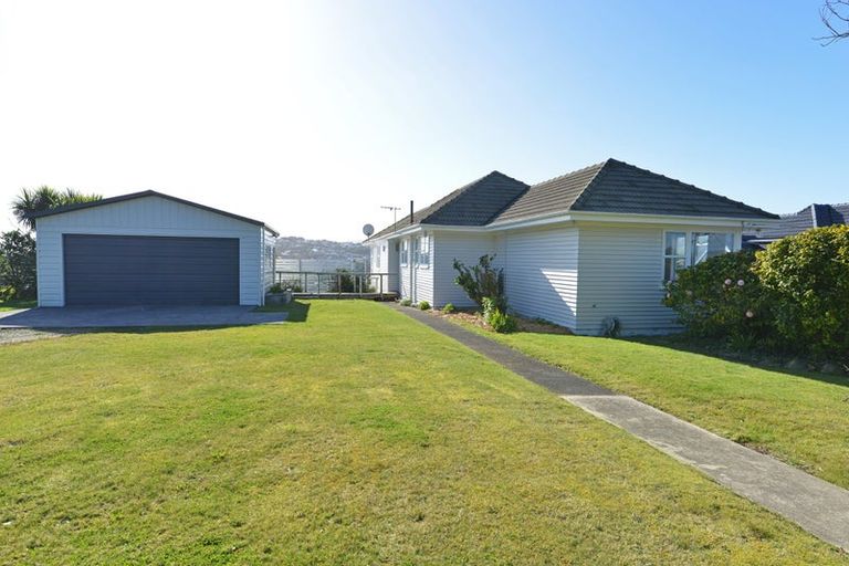 Photo of property in 49 Seaview Road, Paremata, Porirua, 5024