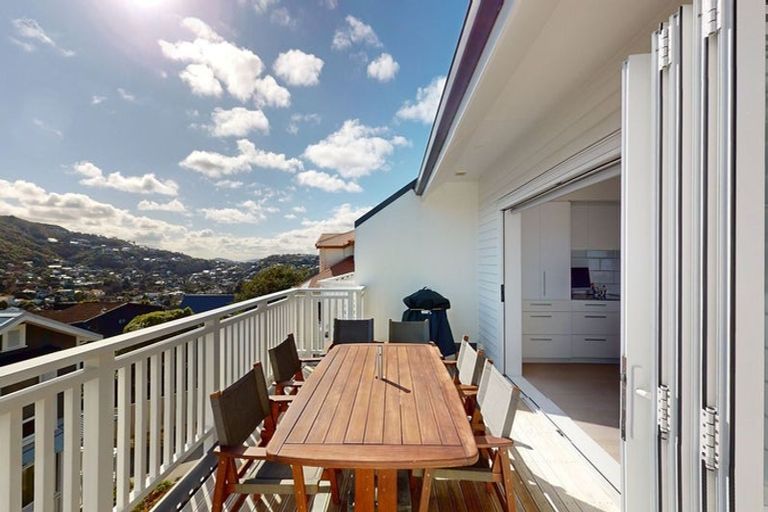 Photo of property in 2/74 Jubilee Road, Khandallah, Wellington, 6035