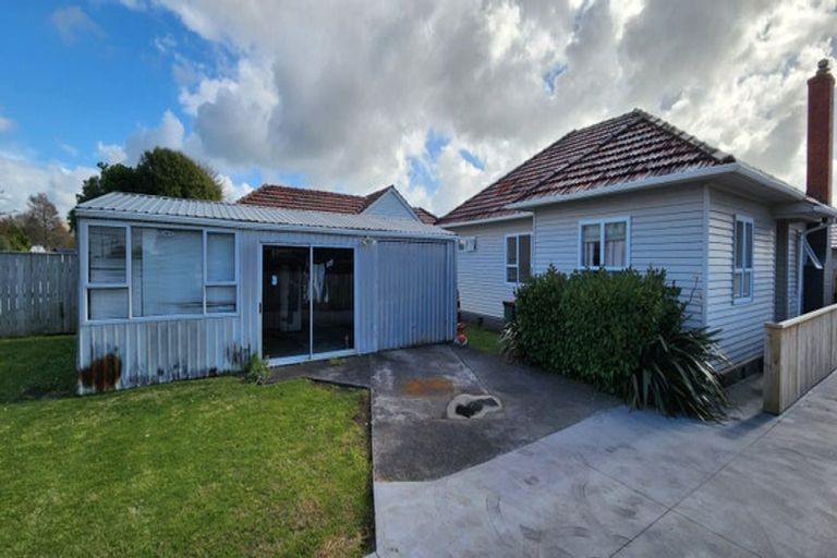 Photo of property in 33 Upjohn Street, Brooklands, New Plymouth, 4310