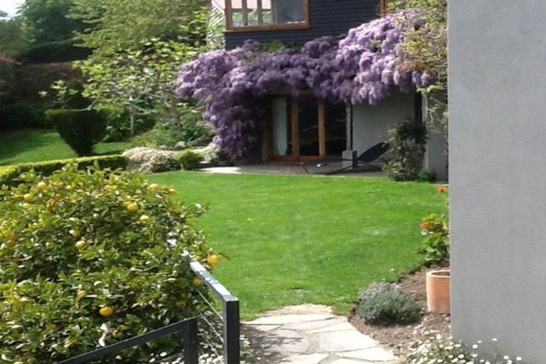 Photo of property in 16 Sherwood Lane, Cashmere, Christchurch, 8022