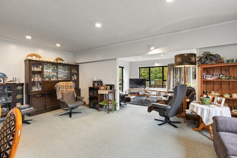 Photo of property in 60 Link Road, Newlands, Wellington, 6037