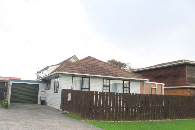 Photo of property in 8a Rawson Street, Tawa, Wellington, 5028