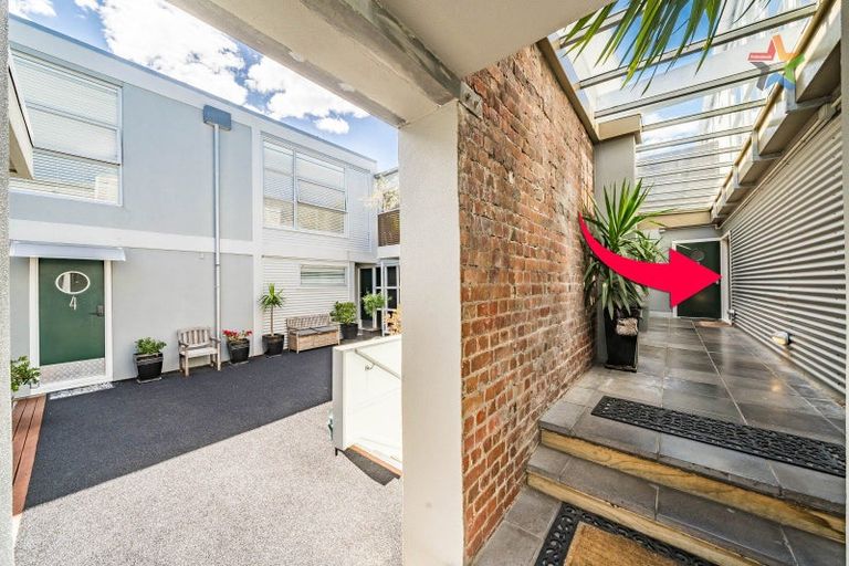 Photo of property in 2/224 Jackson Street, Petone, Lower Hutt, 5012