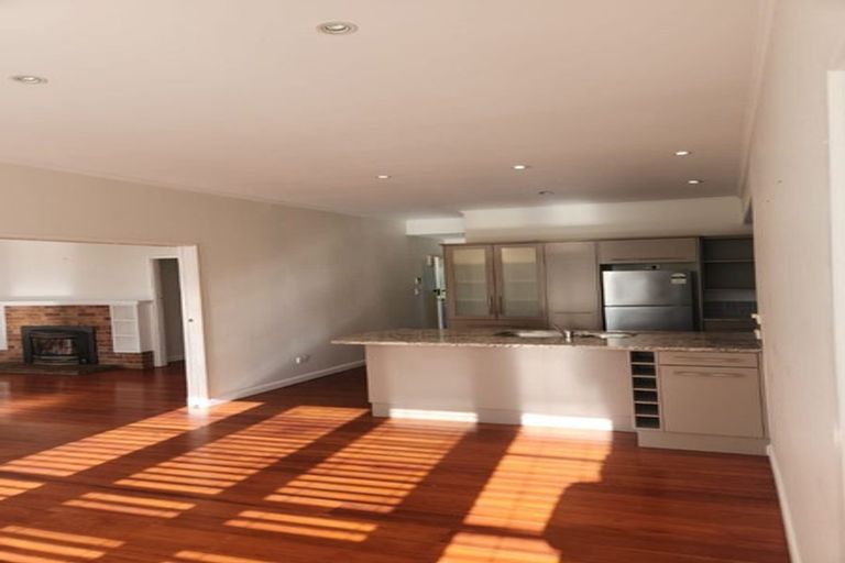 Photo of property in 26 Laurence Street, Manly, Whangaparaoa, 0930