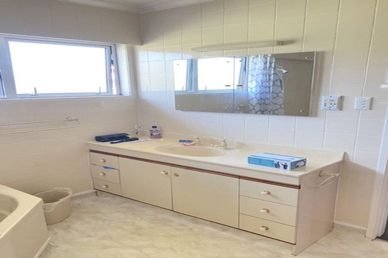 Photo of property in 10 Chedworth Avenue, Chedworth, Hamilton, 3210