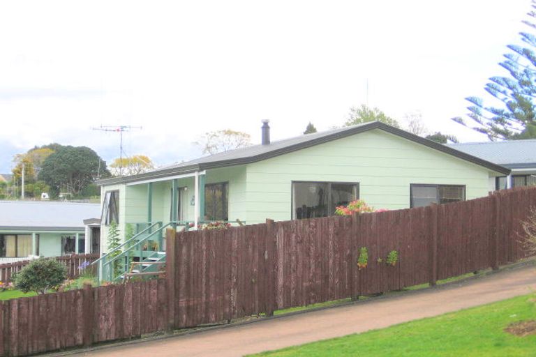 Photo of property in 8a Ferndown Close, Brookfield, Tauranga, 3110