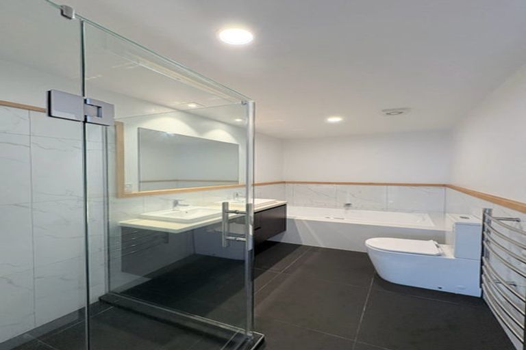 Photo of property in 7 Zara Court, Windsor Park, Auckland, 0632