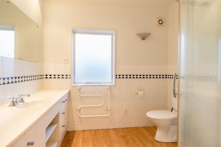 Photo of property in 101b Yaldhurst Road, Sockburn, Christchurch, 8042