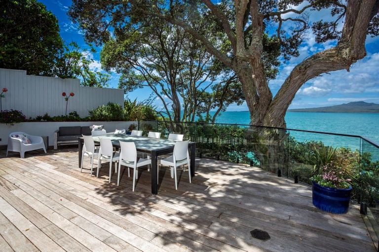 Photo of property in 2 Old Lake Road, Narrow Neck, Auckland, 0624